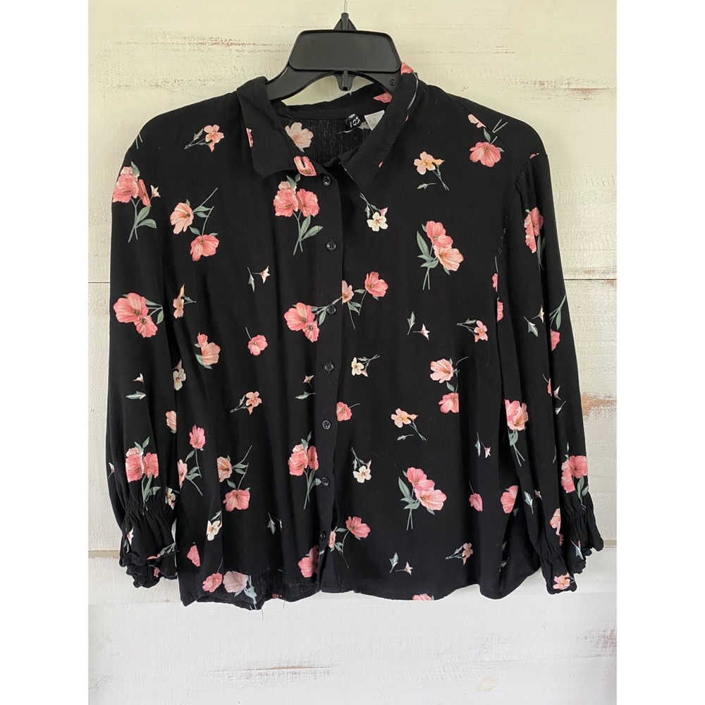 H&M Black Floral Crop Top Button Down Long Sleeves